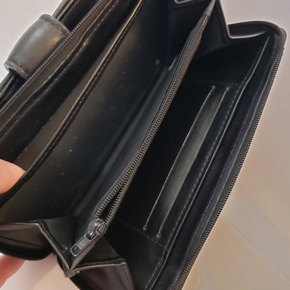 Buxton Black Leather Full Size Wallet Top Grain Cowhide Zip Around Checkbook - Picture 9 of 10